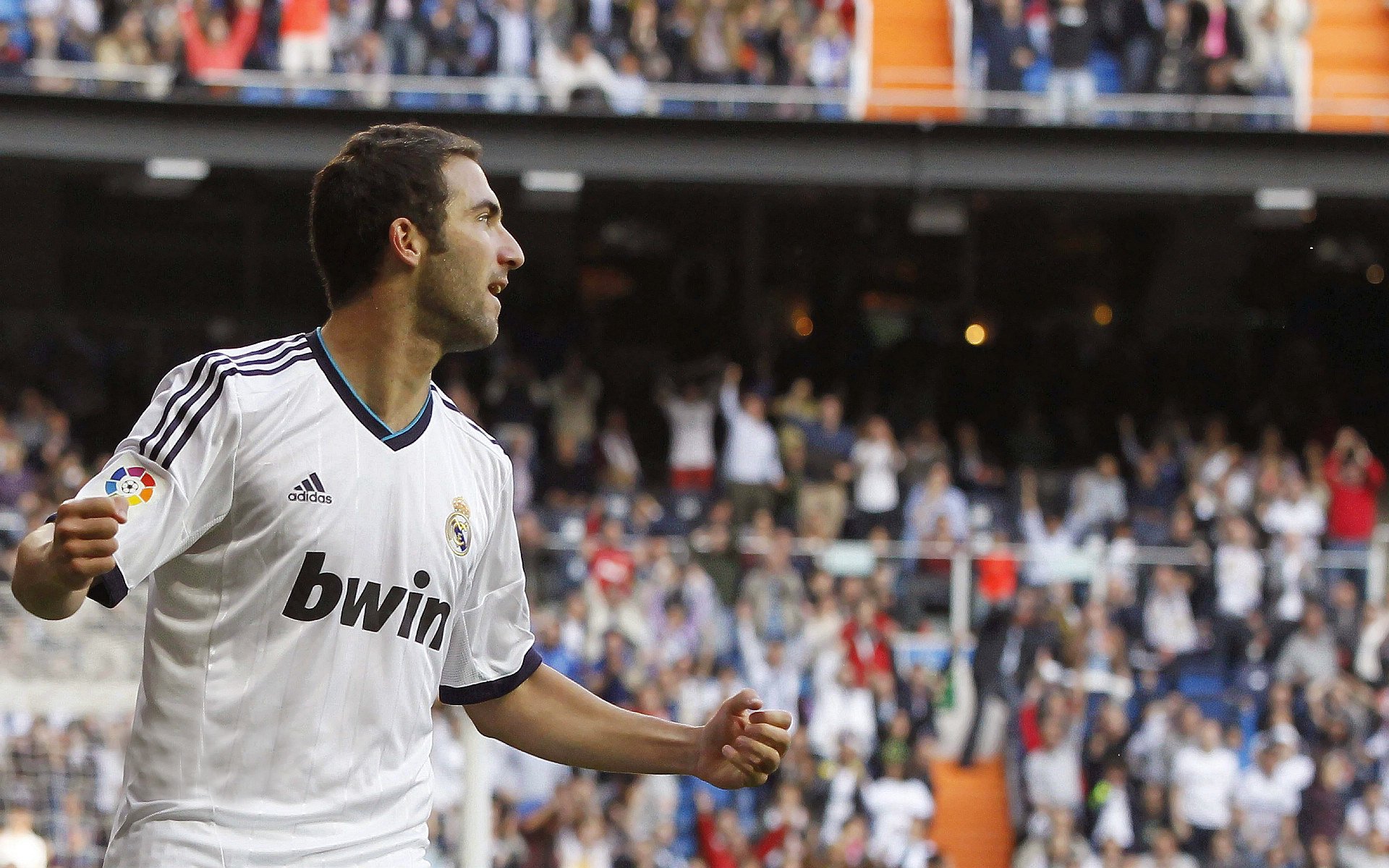 金字塔的阴影下,恩佐导演史诗逆转,埃及横扫巴萨改写足球叙事